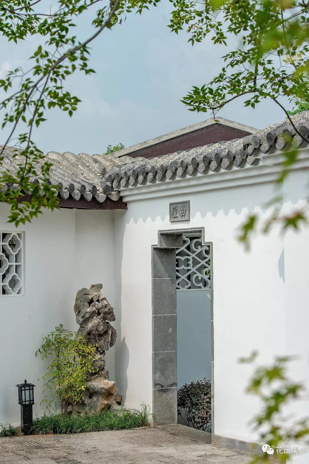 至大而有形庭院青石大门海